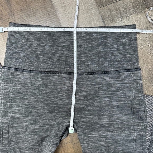 Lululemon Ready to Run Tight size 4 Evanescent - Picture 9 of 13